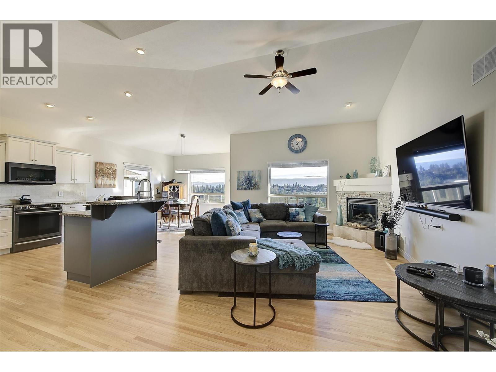  2053 Spyglass Way, West Kelowna