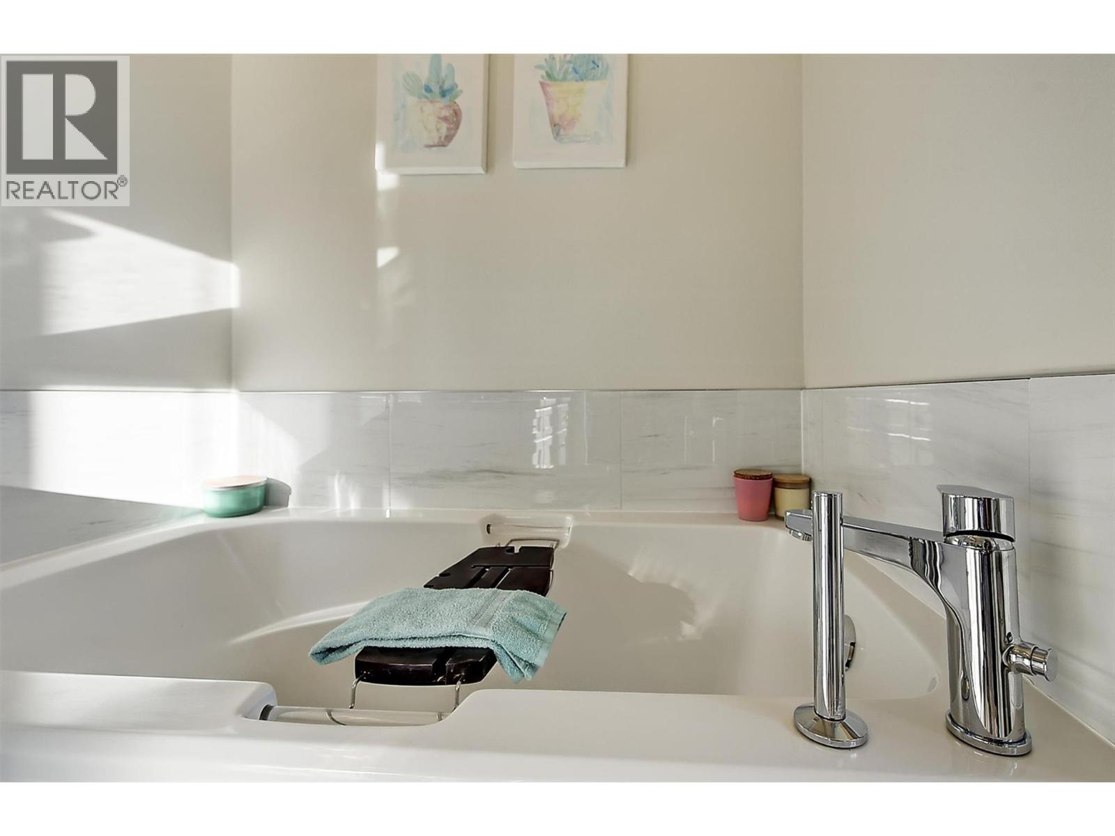  2053 Spyglass Way, West Kelowna