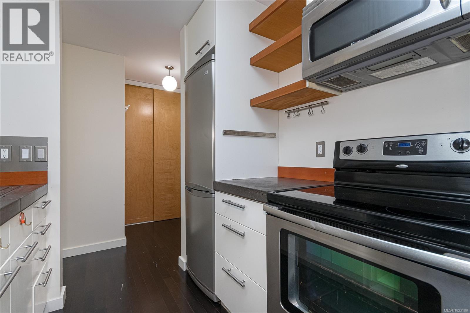 1005 1630 Quadra Street, Victoria