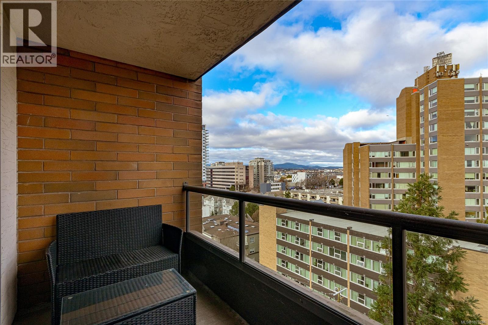 1005 1630 Quadra Street, Victoria