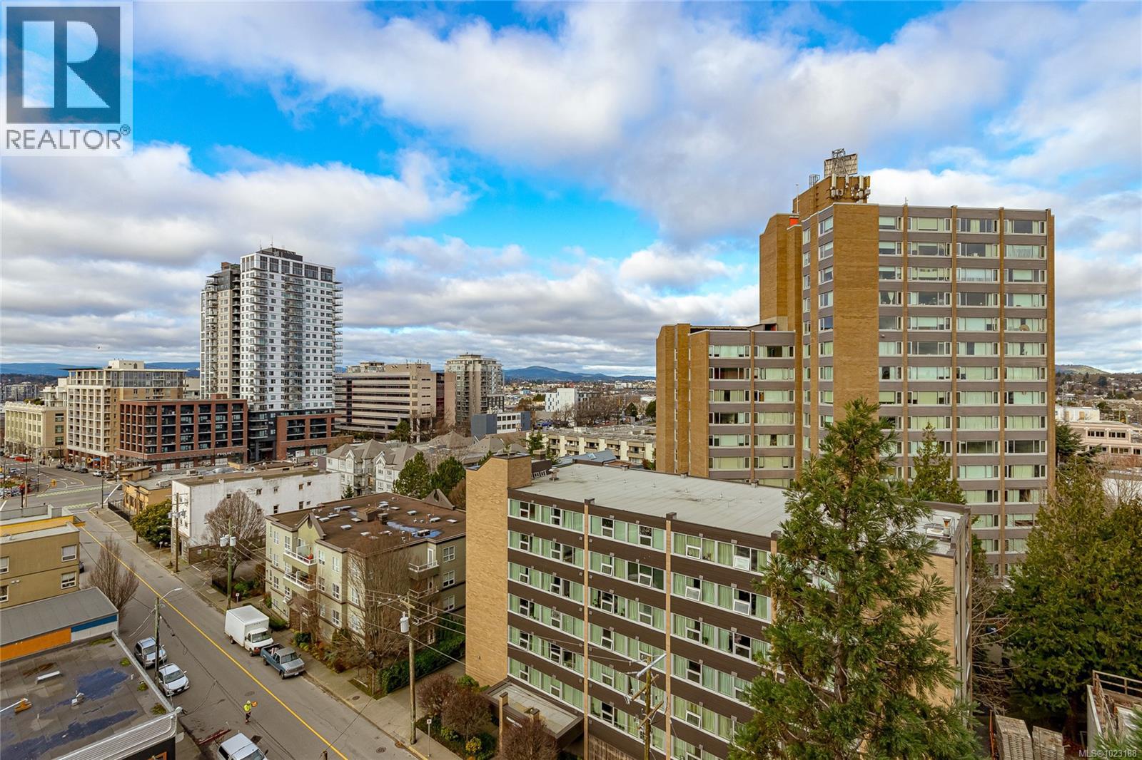 1005 1630 Quadra Street, Victoria