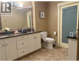 5393 Sans Souci Road, Halfmoon Bay, BC V7Z1B6 Photo 9