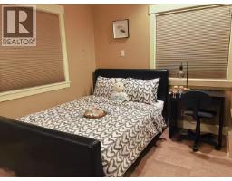 5393 Sans Souci Road, Halfmoon Bay, BC V7Z1B6 Photo 12