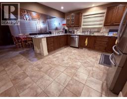 5393 Sans Souci Road, Halfmoon Bay, BC V7Z1B6 Photo 10