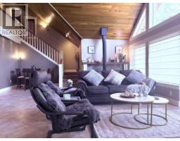 5393 Sans Souci Road, Halfmoon Bay, BC V7Z1B6 Photo 11