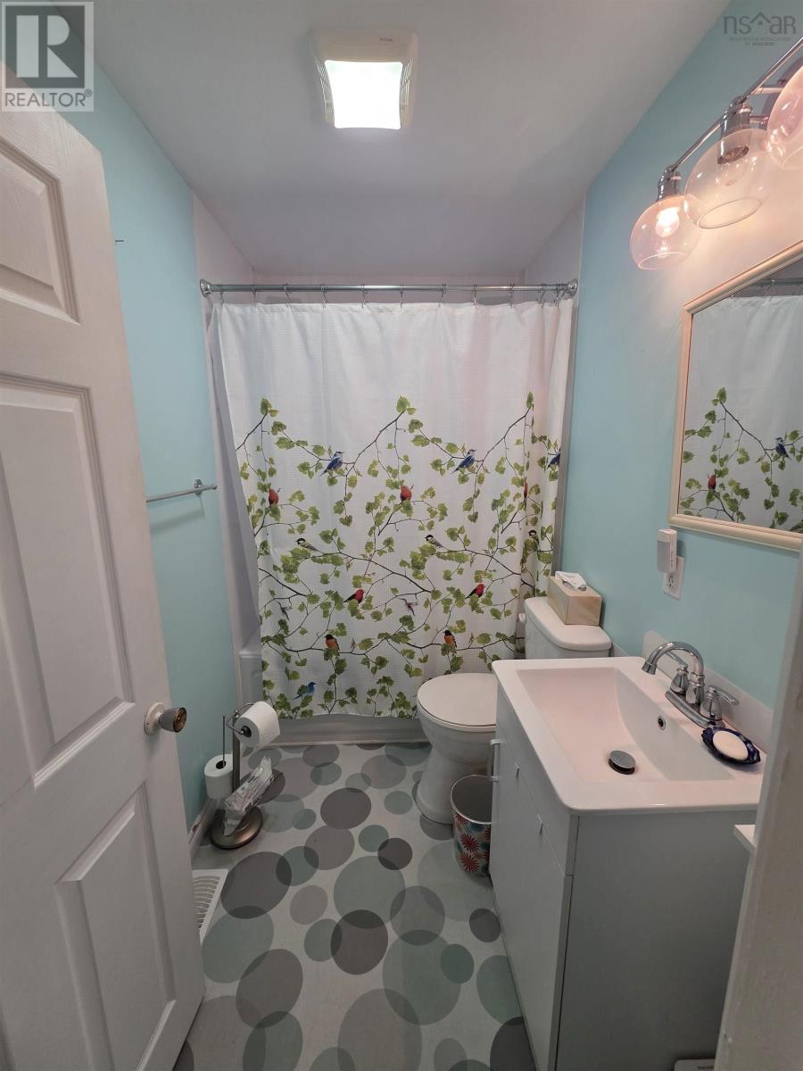 Property 11 of 14 of 34 Young Avenue