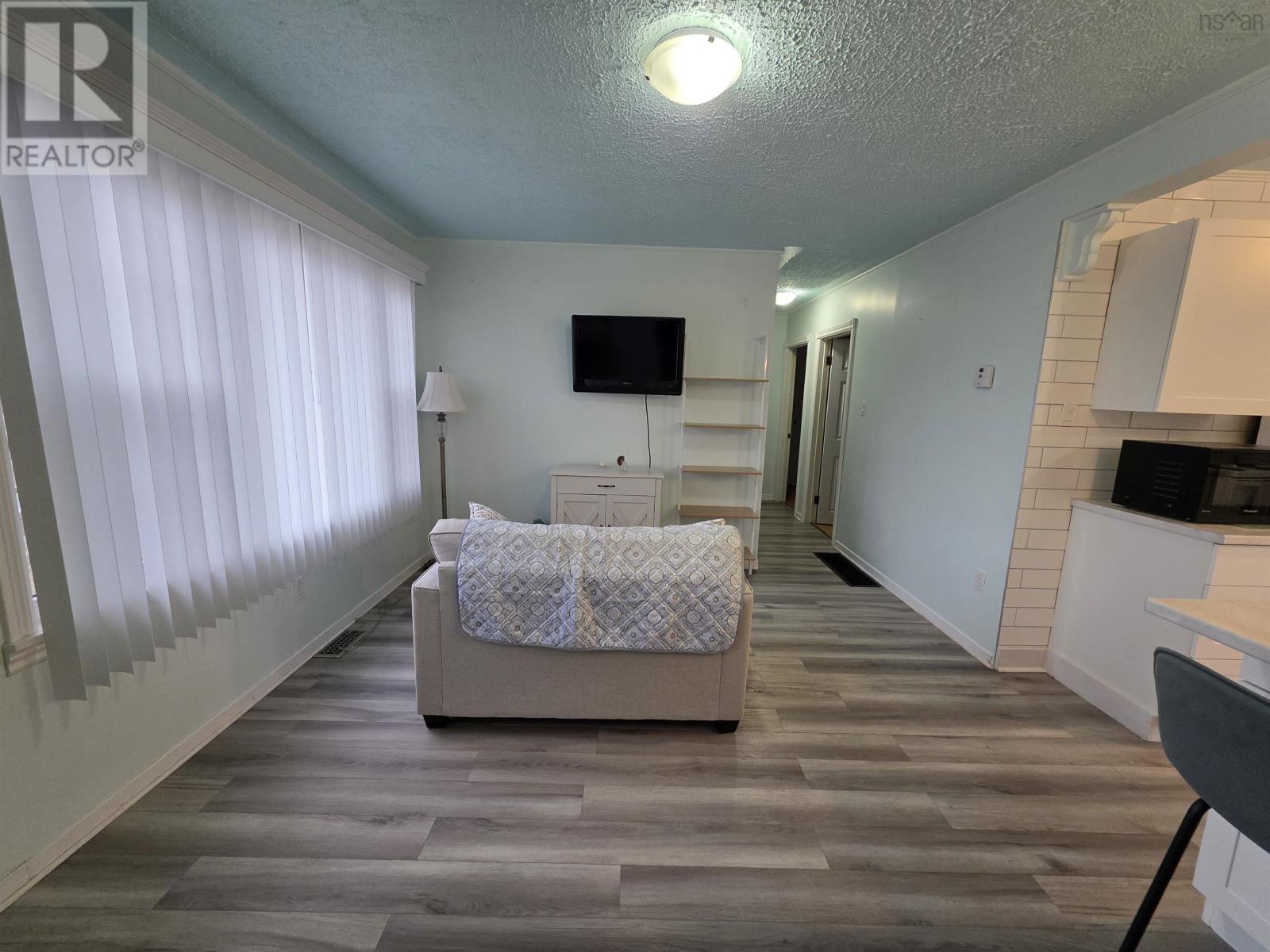 Property 6 of 14 of 34 Young Avenue