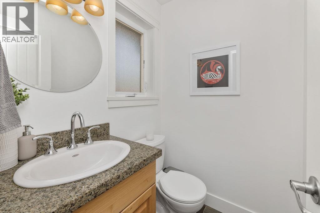 3 728 GIBSONS WAY, Gibsons