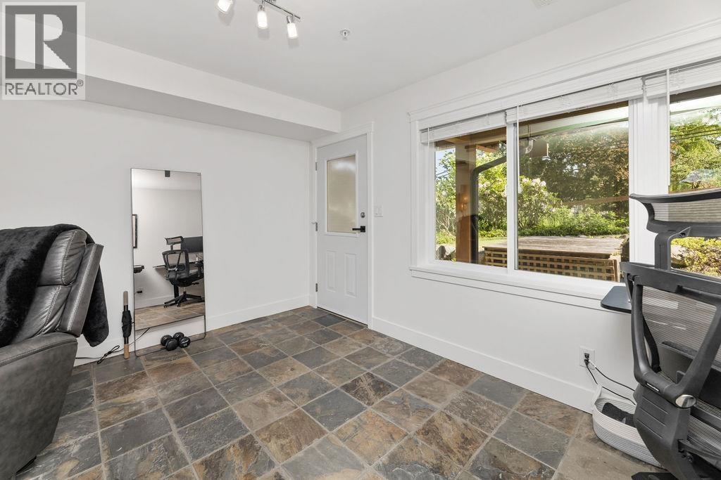 3 728 GIBSONS WAY, Gibsons