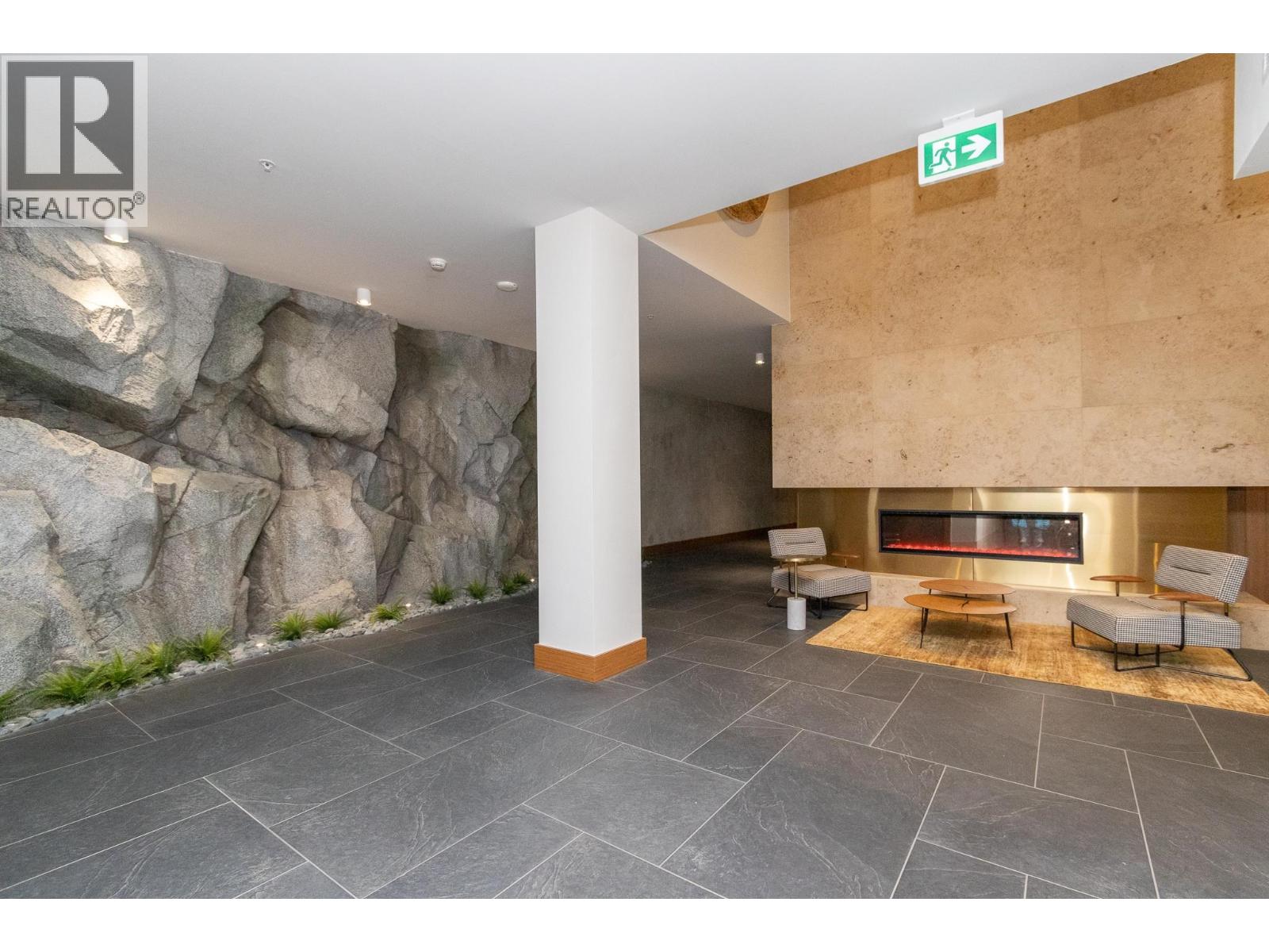 401 6687 NELSON AVENUE, West Vancouver