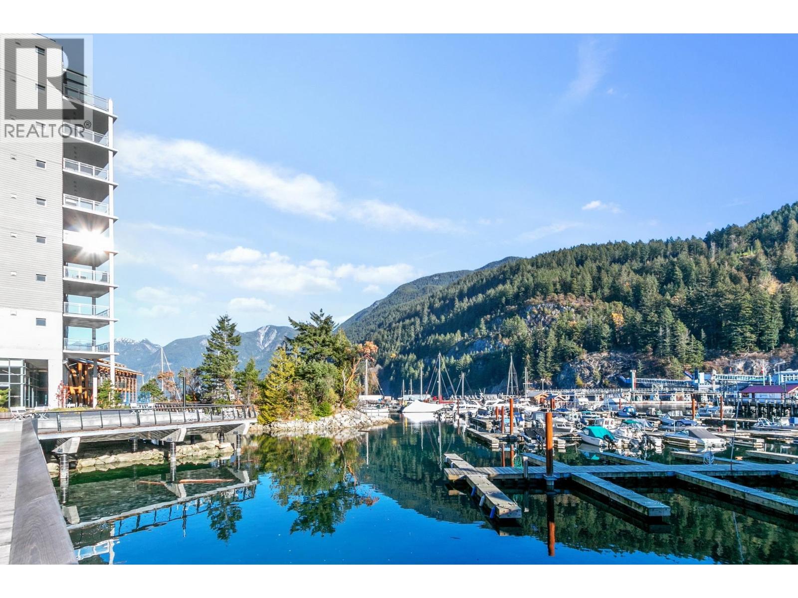 401 6687 NELSON AVENUE, West Vancouver