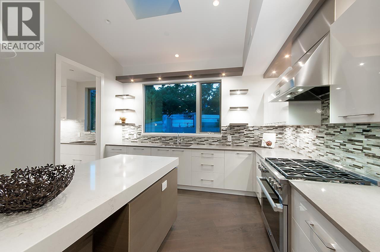 4265 ROCKBANK PLACE, West Vancouver