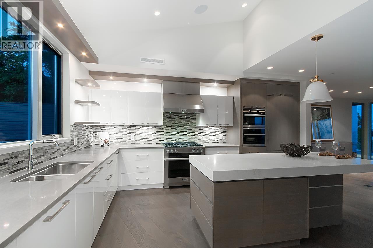 4265 ROCKBANK PLACE, West Vancouver