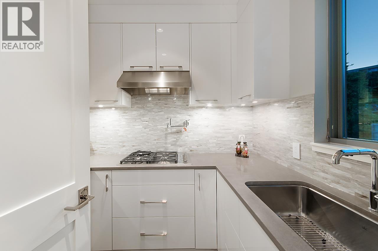 4265 ROCKBANK PLACE, West Vancouver