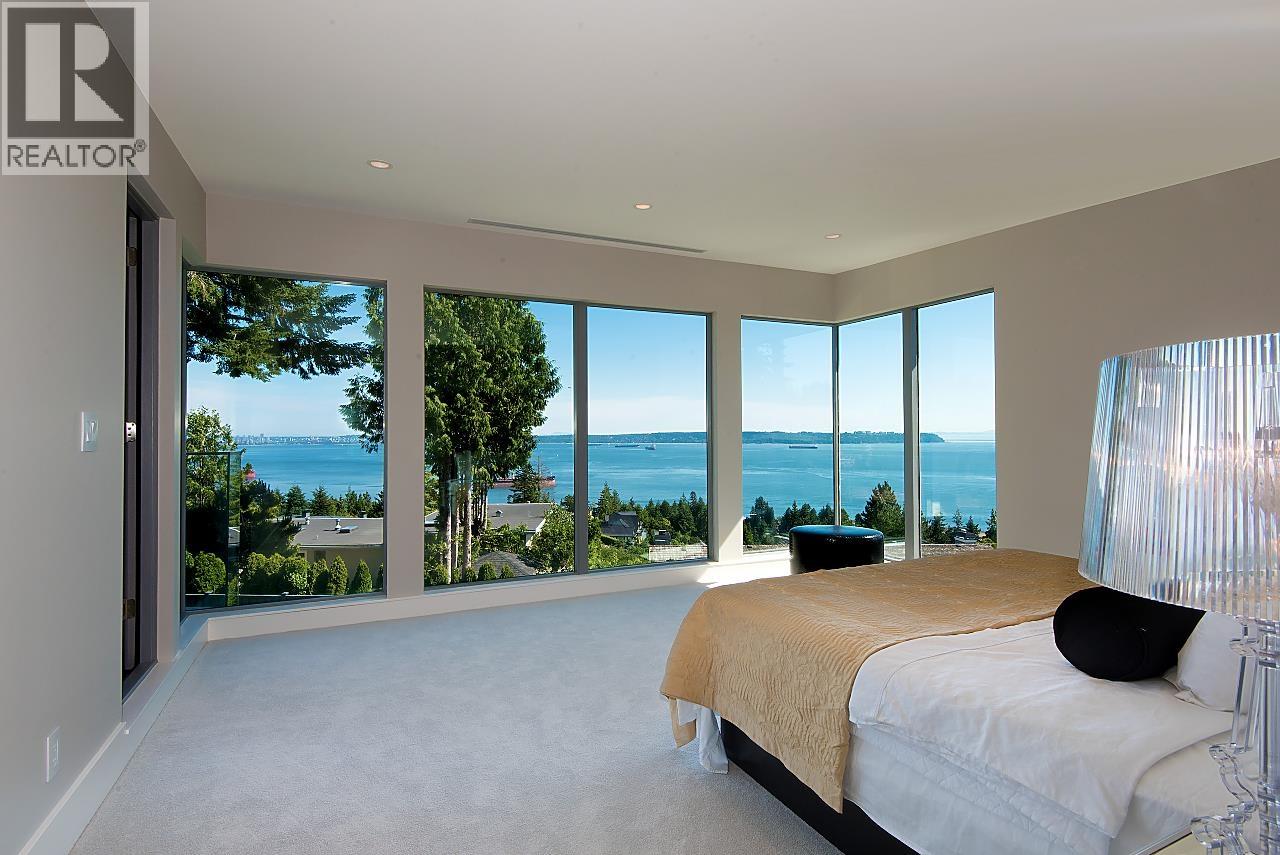 4265 ROCKBANK PLACE, West Vancouver