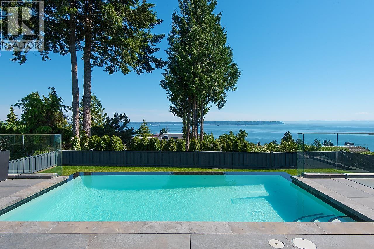 4265 ROCKBANK PLACE, West Vancouver