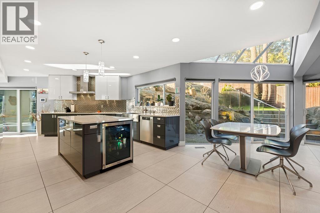 3722 SOUTHRIDGE PLACE, West Vancouver