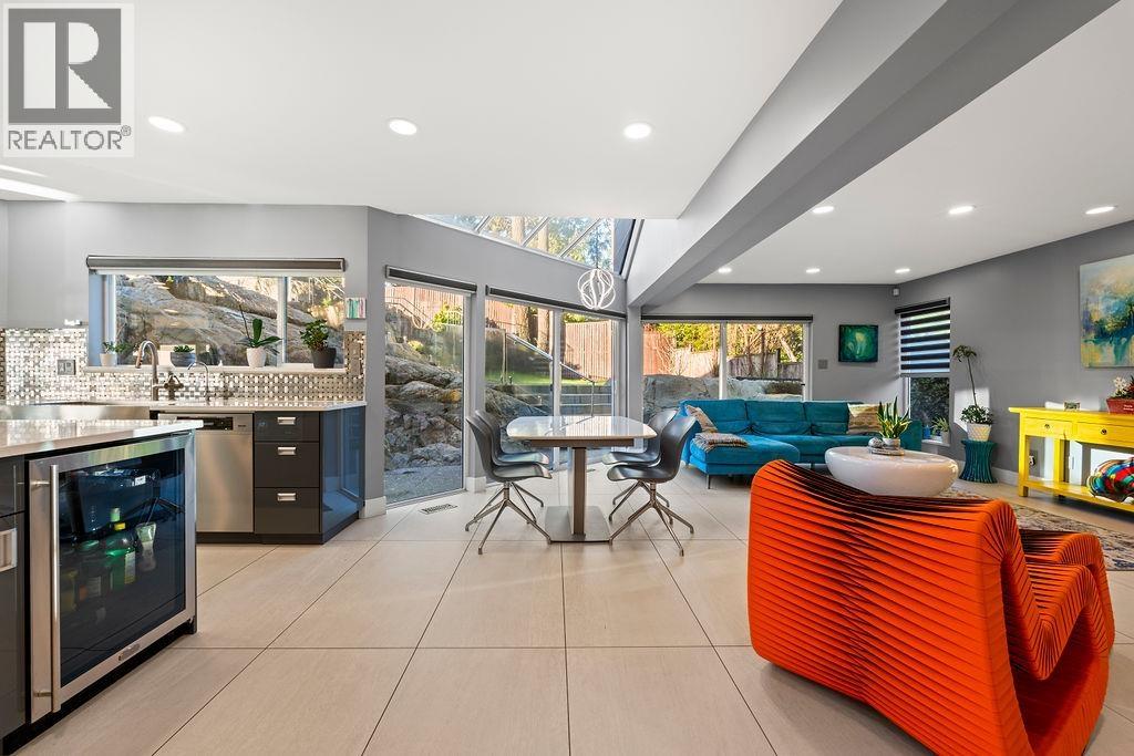 3722 SOUTHRIDGE PLACE, West Vancouver