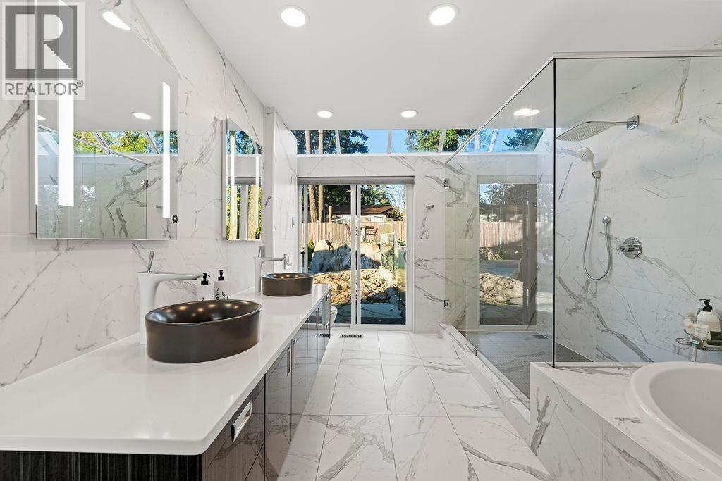 3722 SOUTHRIDGE PLACE, West Vancouver