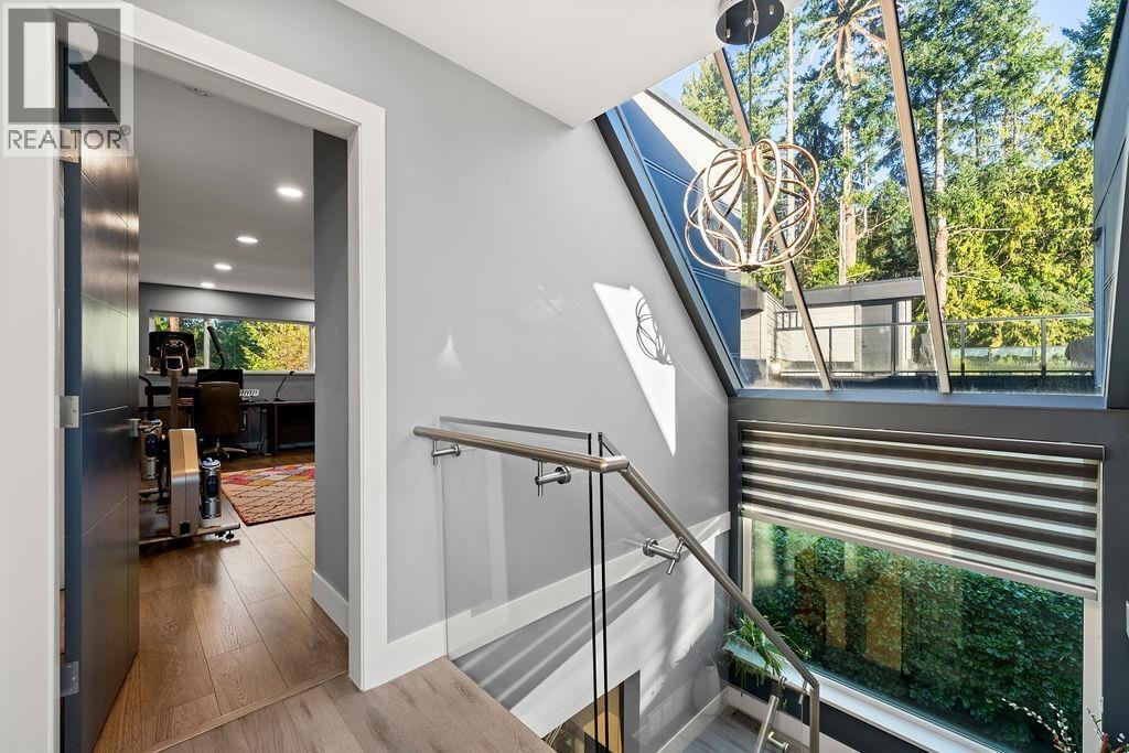 3722 SOUTHRIDGE PLACE, West Vancouver