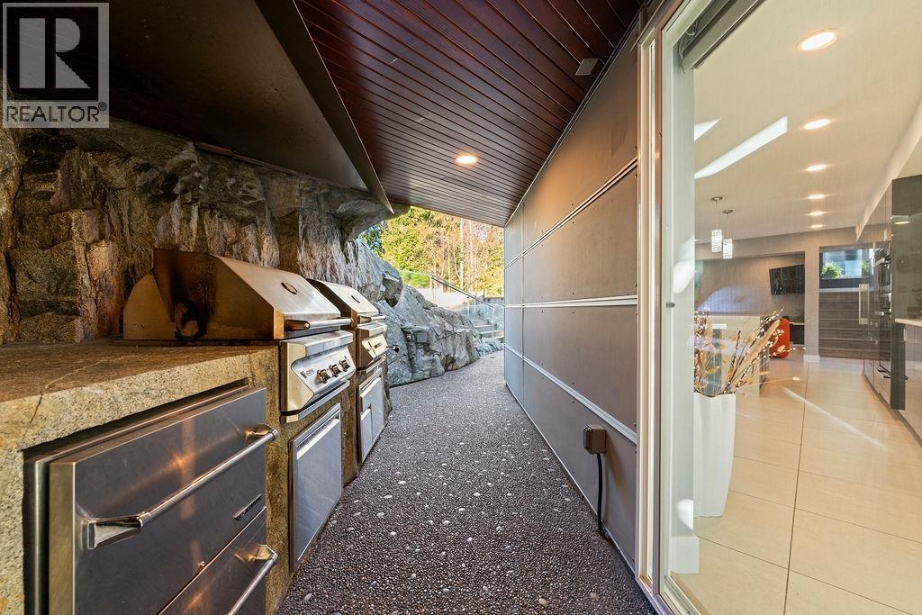3722 SOUTHRIDGE PLACE, West Vancouver