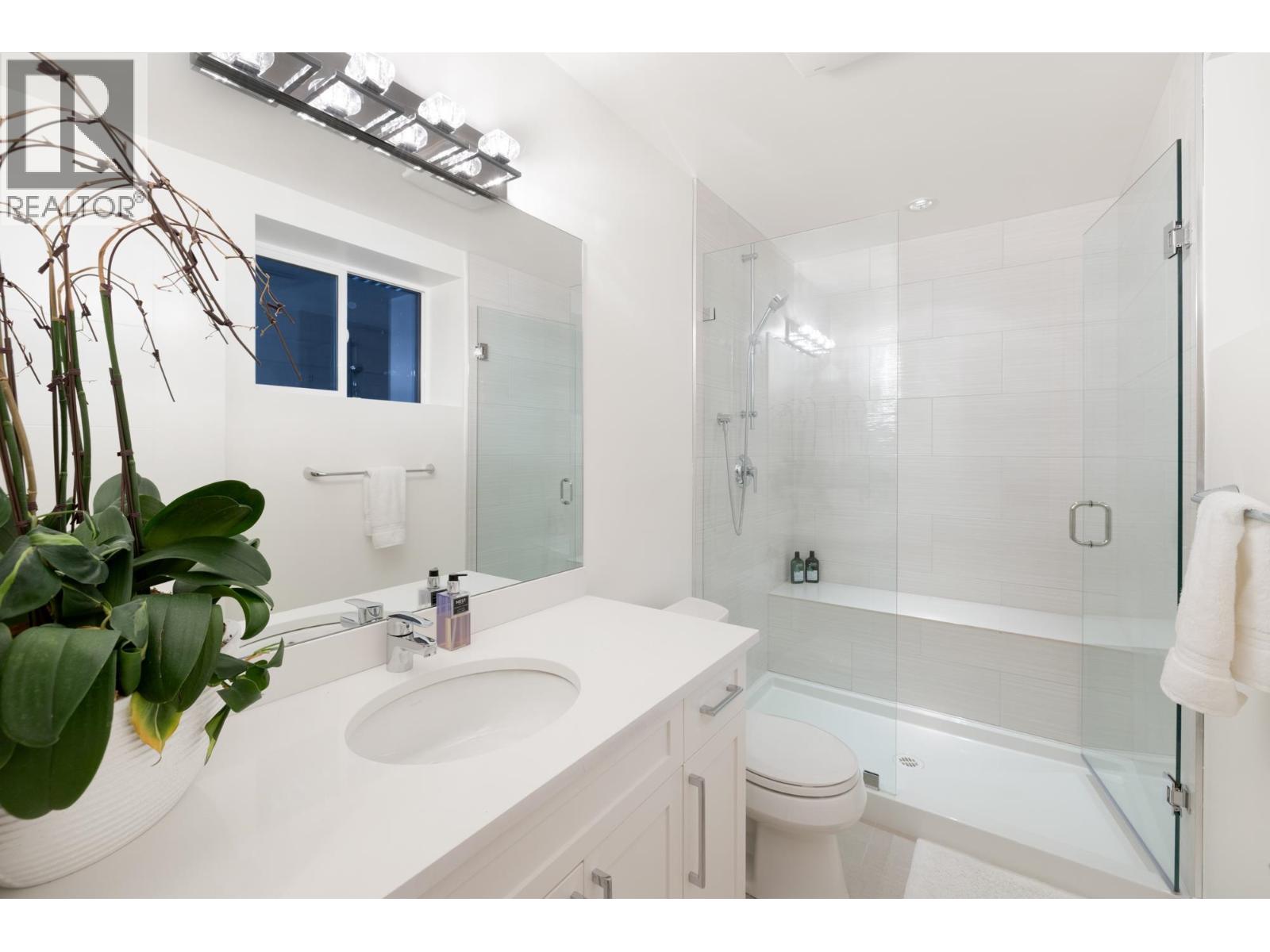 2902 ST. ANDREWS AVENUE, North Vancouver