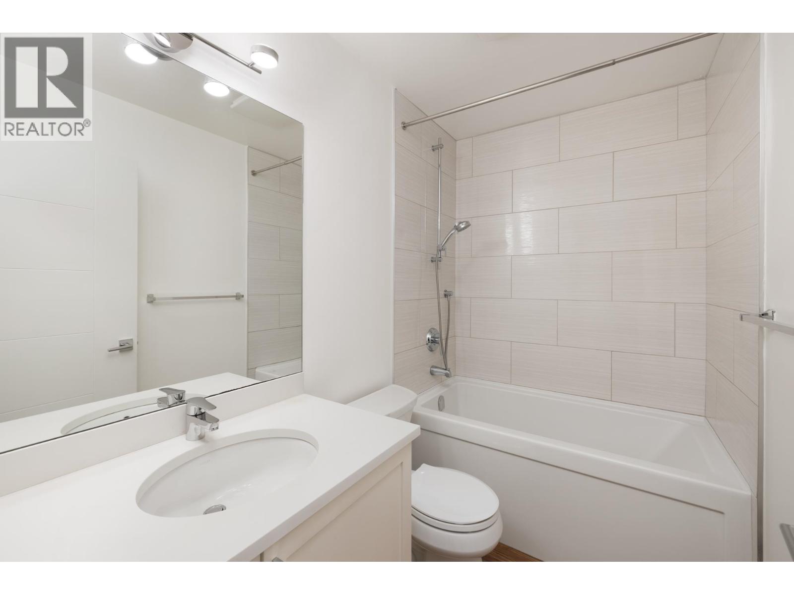 2902 ST. ANDREWS AVENUE, North Vancouver