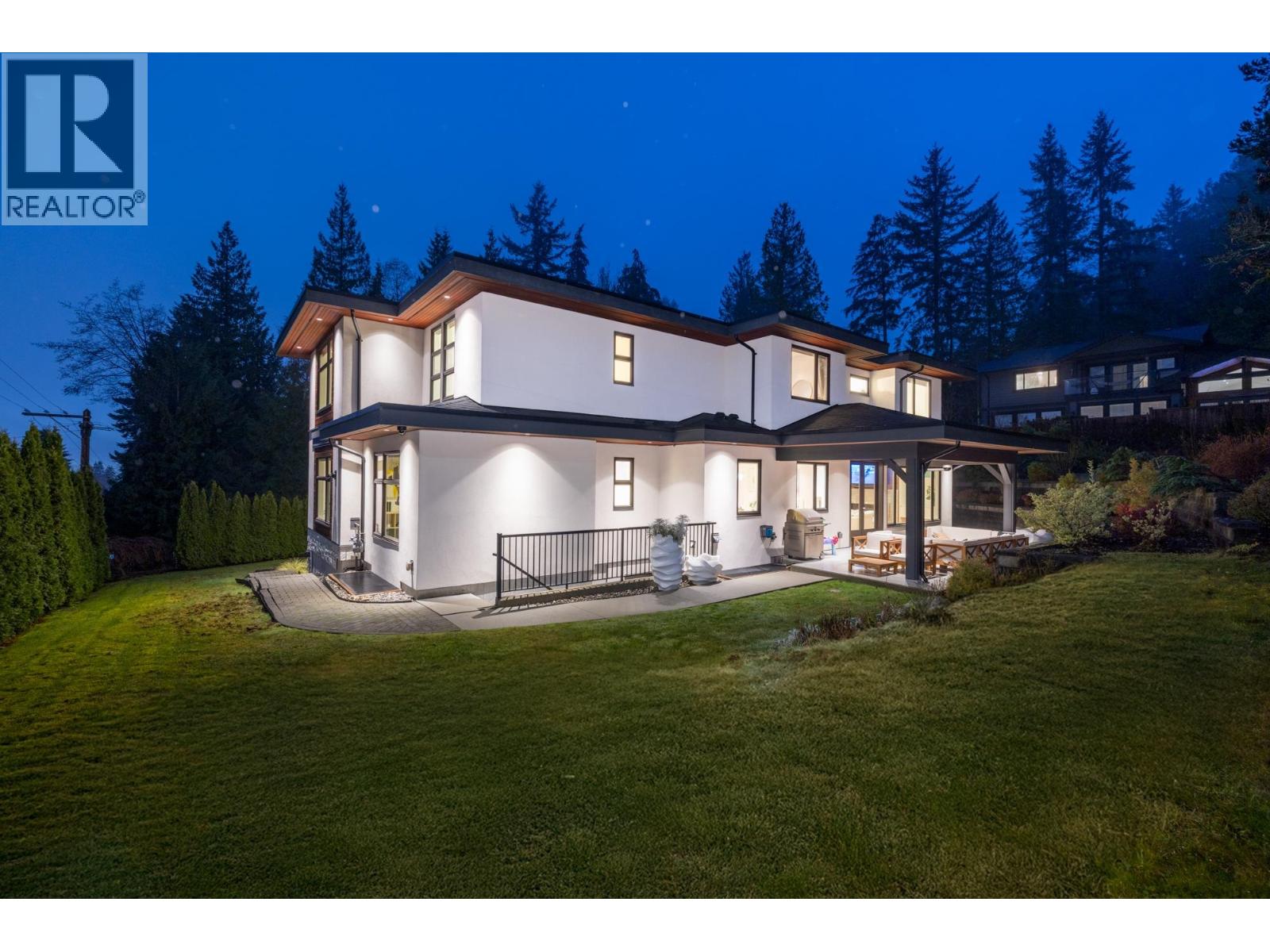 2902 ST. ANDREWS AVENUE, North Vancouver