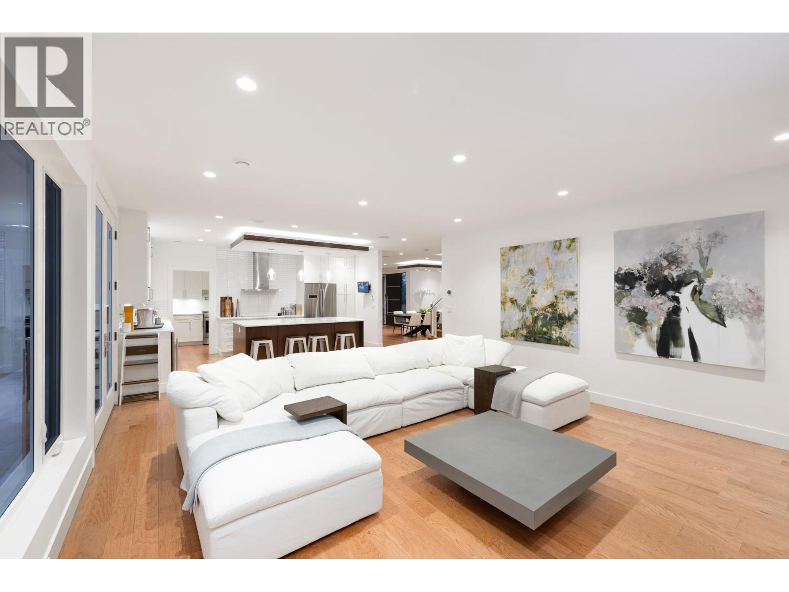 2902 ST. ANDREWS AVENUE, North Vancouver