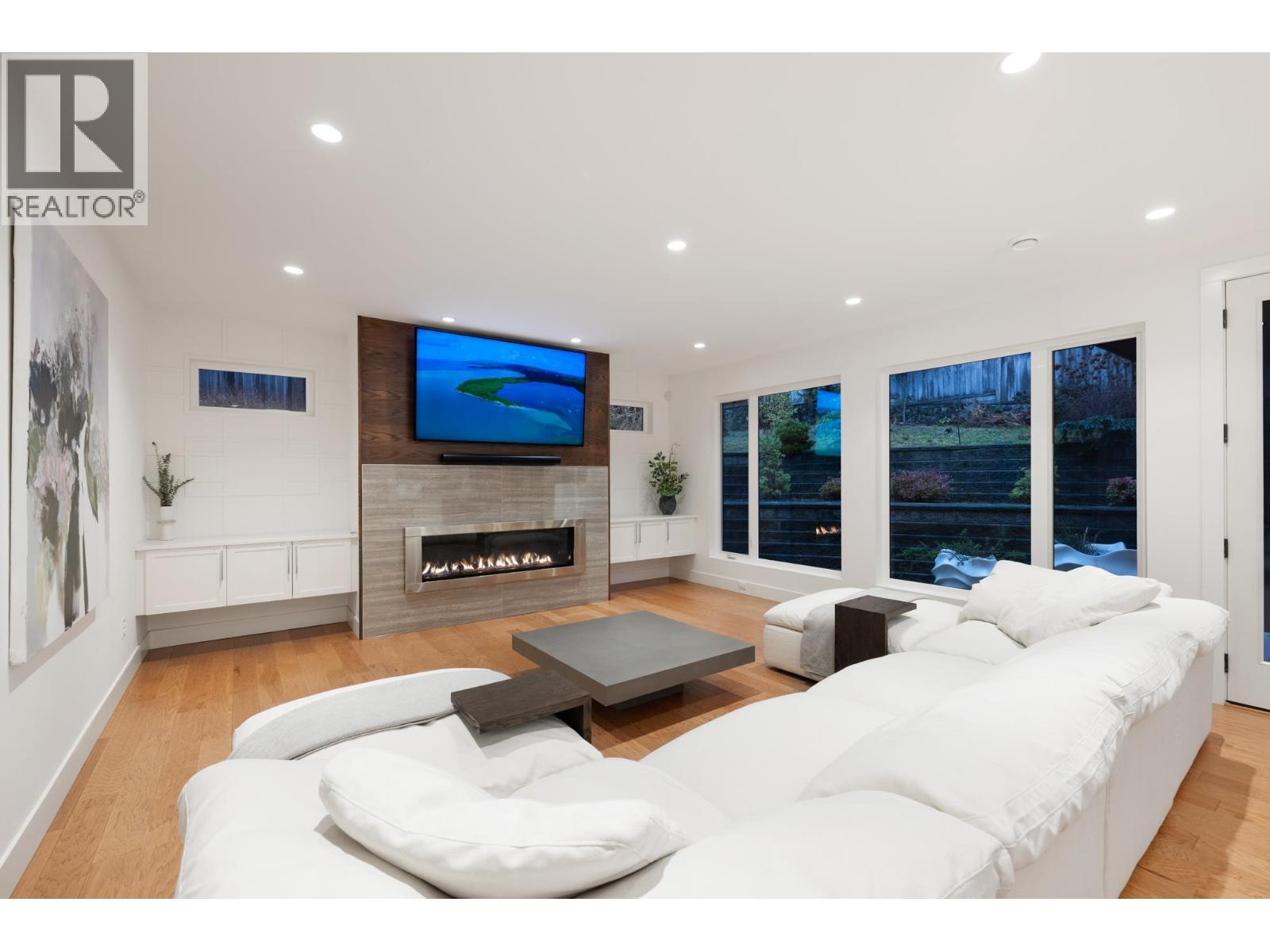 2902 ST. ANDREWS AVENUE, North Vancouver