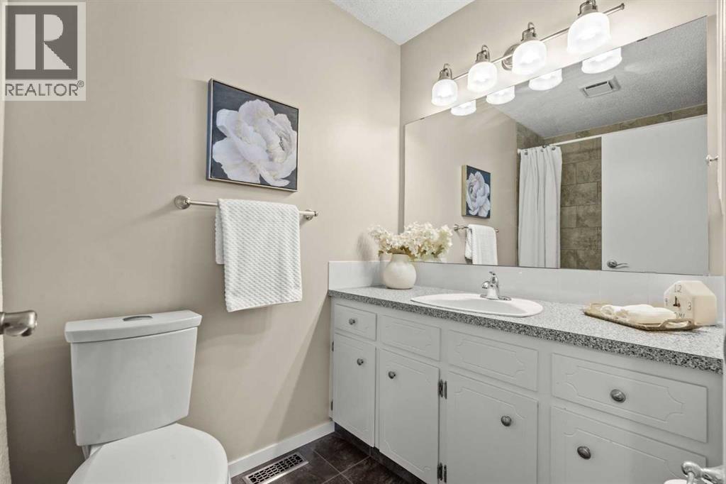 Single Family House 4 Level for Sale in  Beacham Rise NW Beddington Heights Calgary 