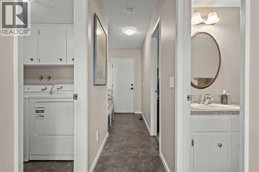 Single Family House 4 Level for Sale in  Beacham Rise NW Beddington Heights Calgary 