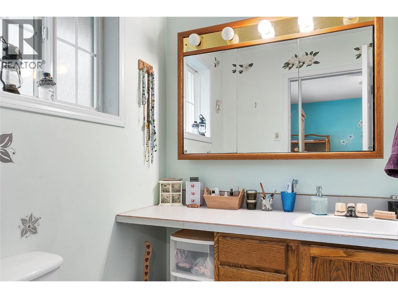  1277 Mountain View Road, Spallumcheen