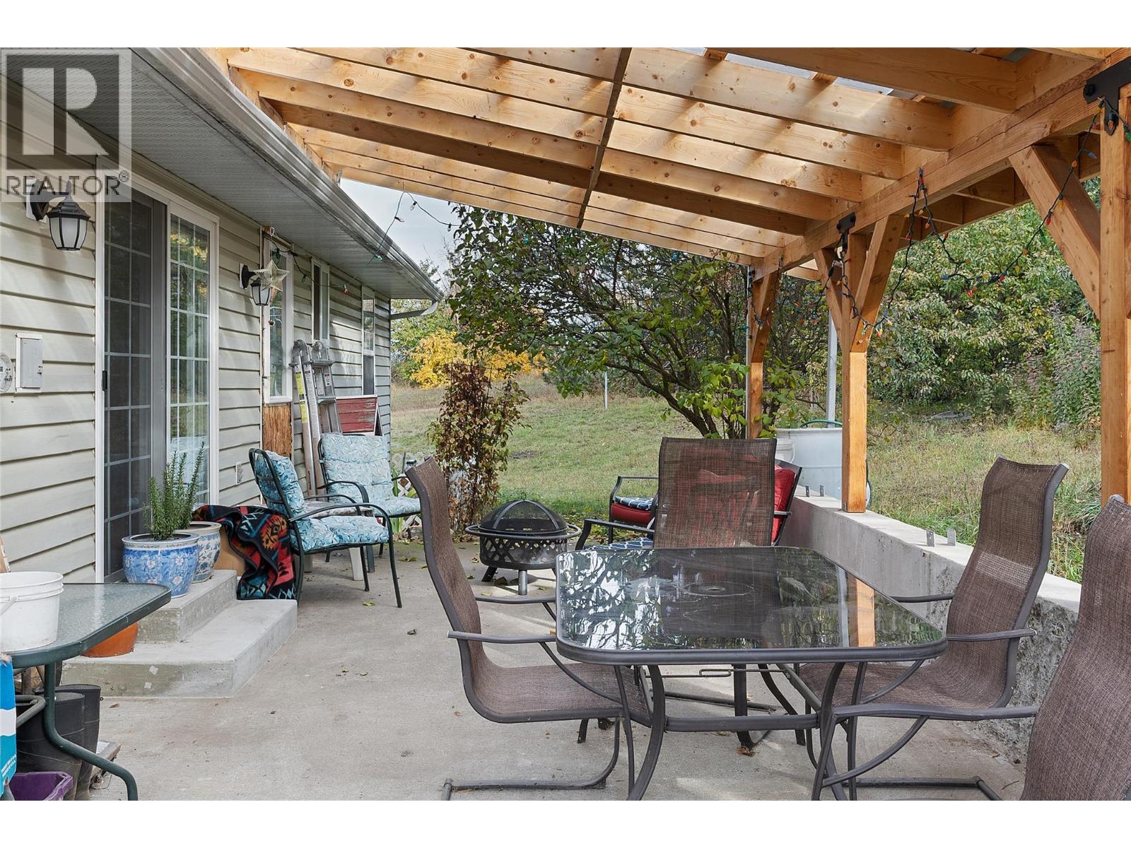  1277 Mountain View Road, Spallumcheen