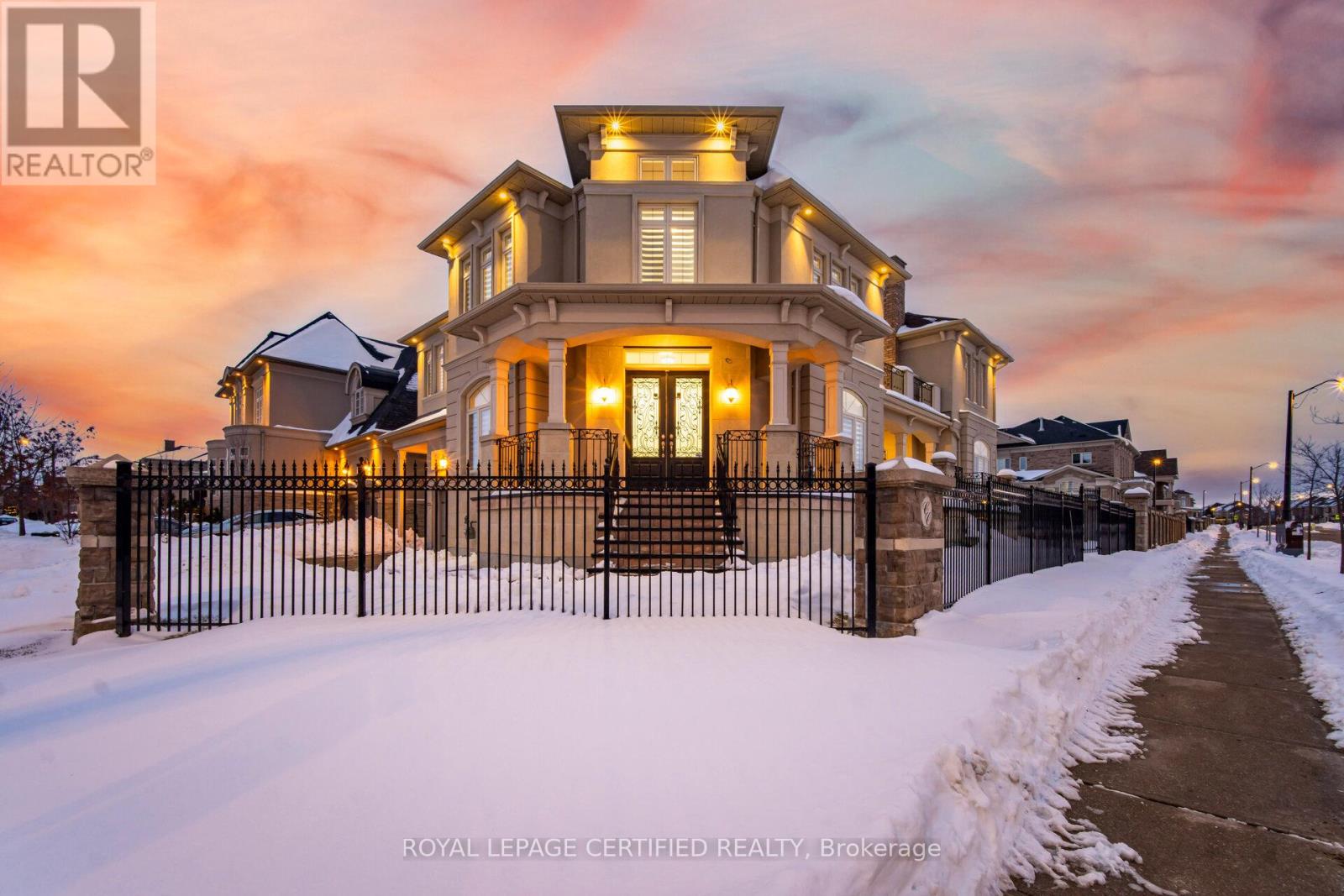 100 VIRTUE CRESCENT - 1