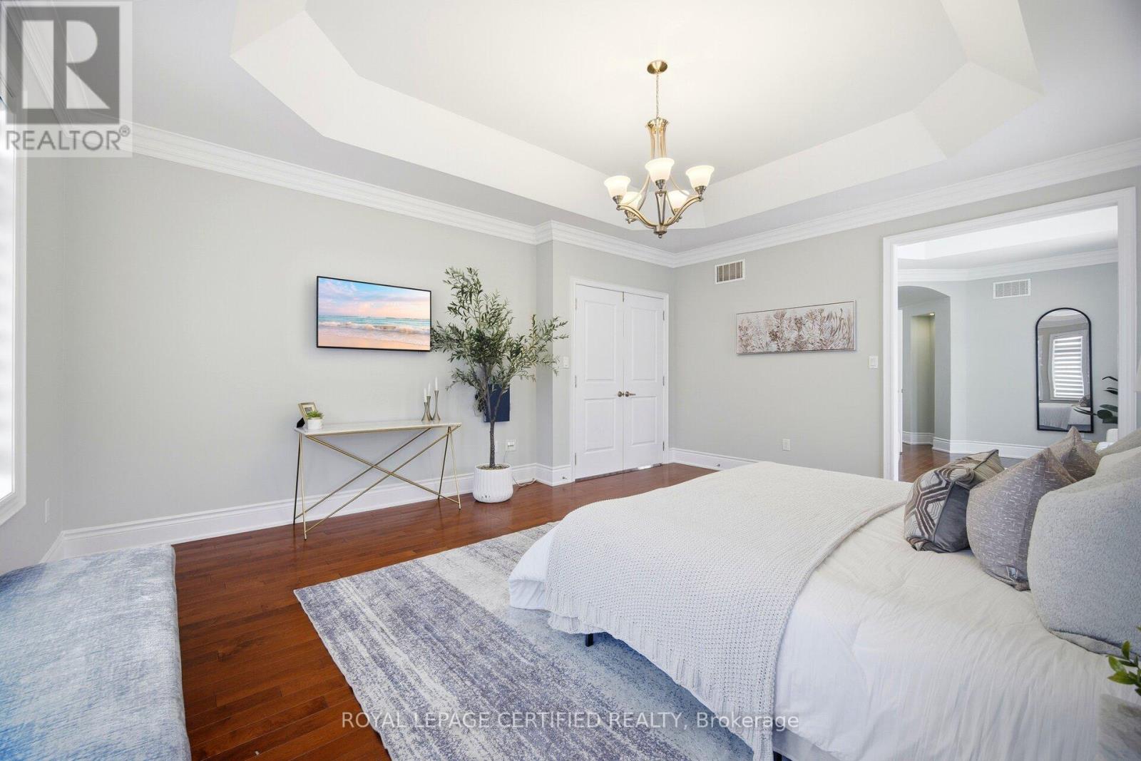 100 VIRTUE CRESCENT - 29