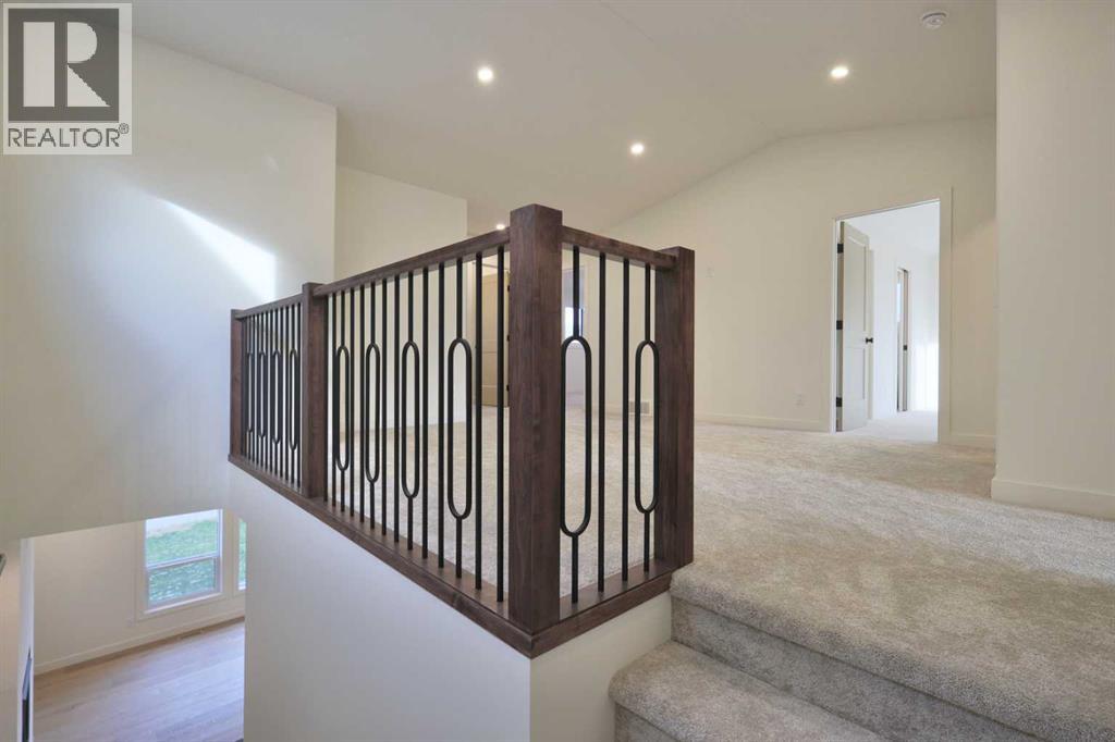 Single Family House for Sale in  Eaton Crescent Evergreen Red Deer 