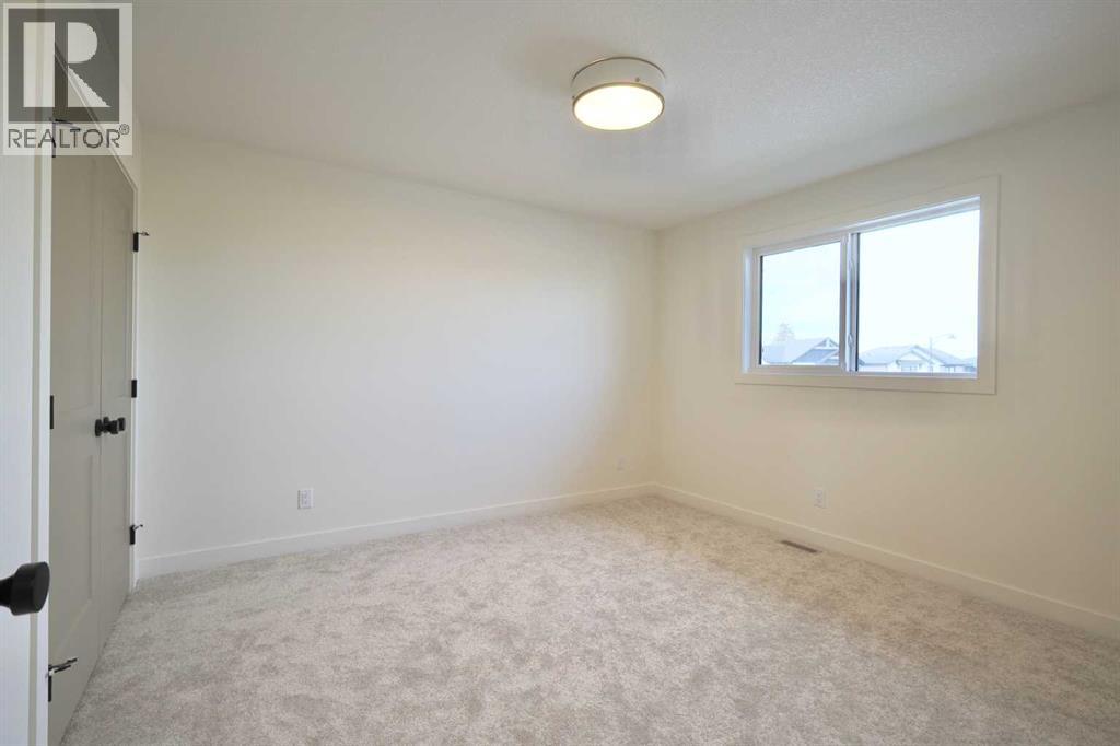 Single Family House for Sale in  Eaton Crescent Evergreen Red Deer 