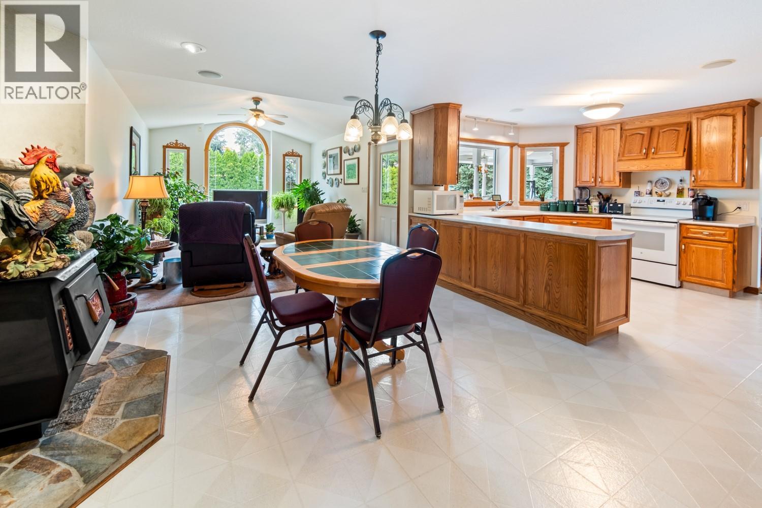 135 Pleasant Valley Cross Road, Armstrong