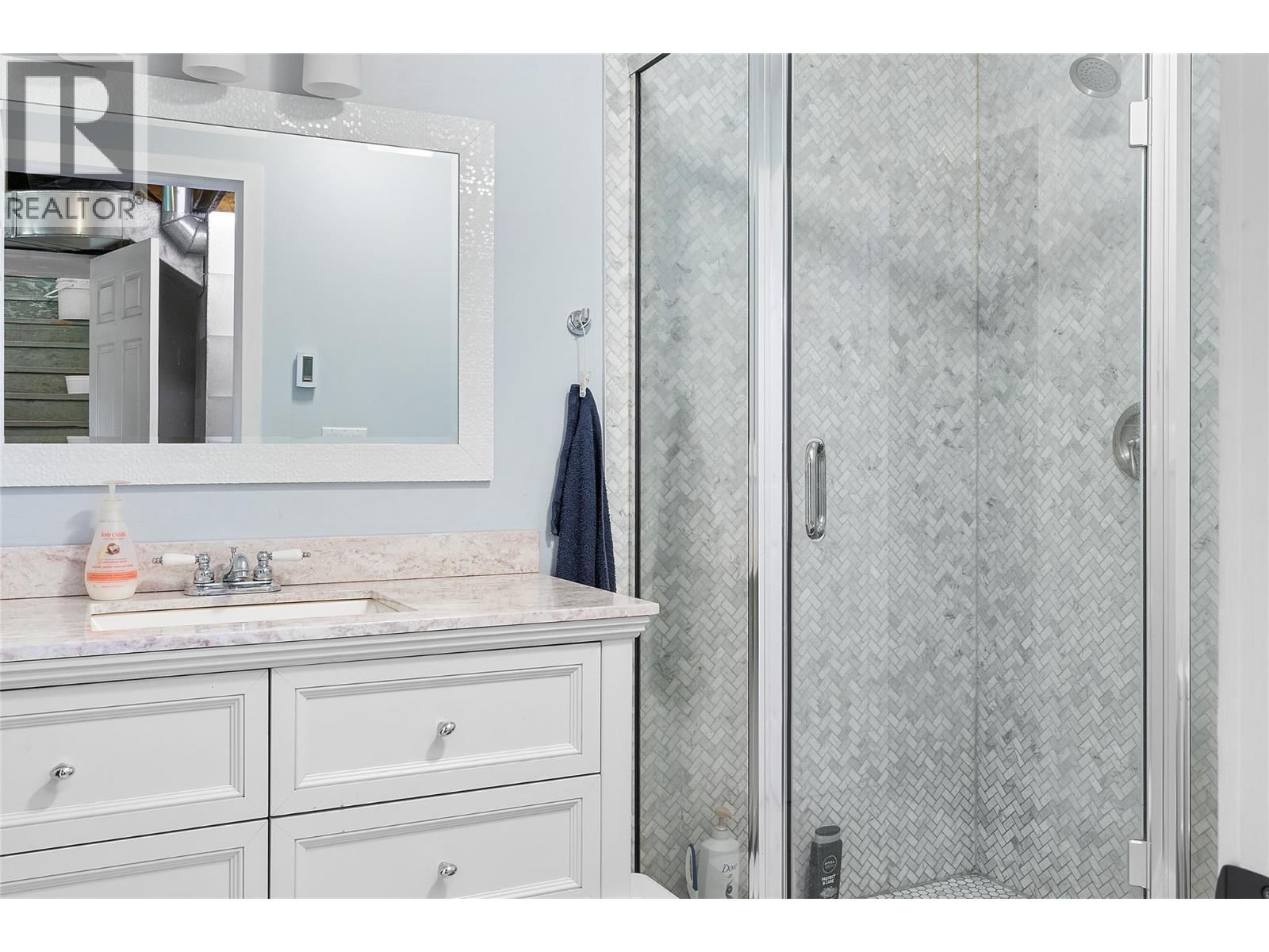  1277 Mountain View Road, Spallumcheen