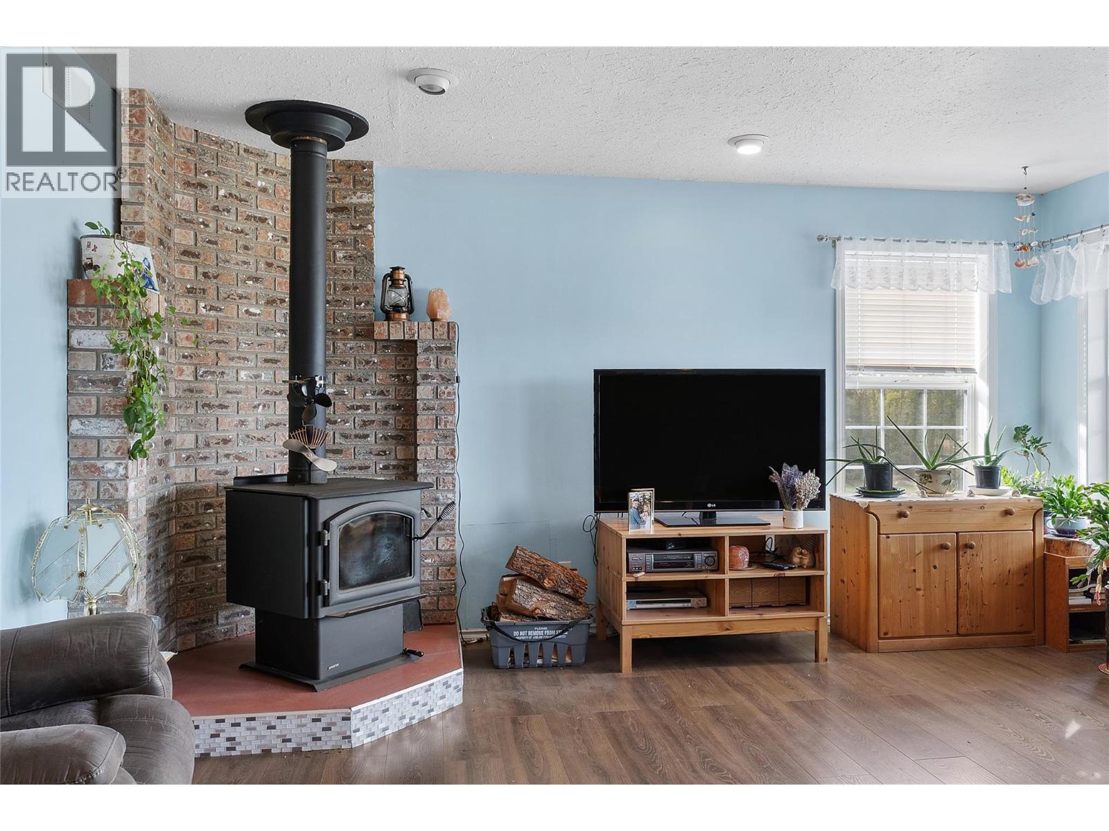  1277 Mountain View Road, Spallumcheen