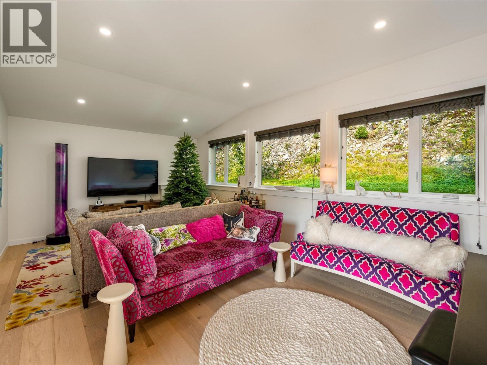 9331 EMERALD DRIVE, Whistler