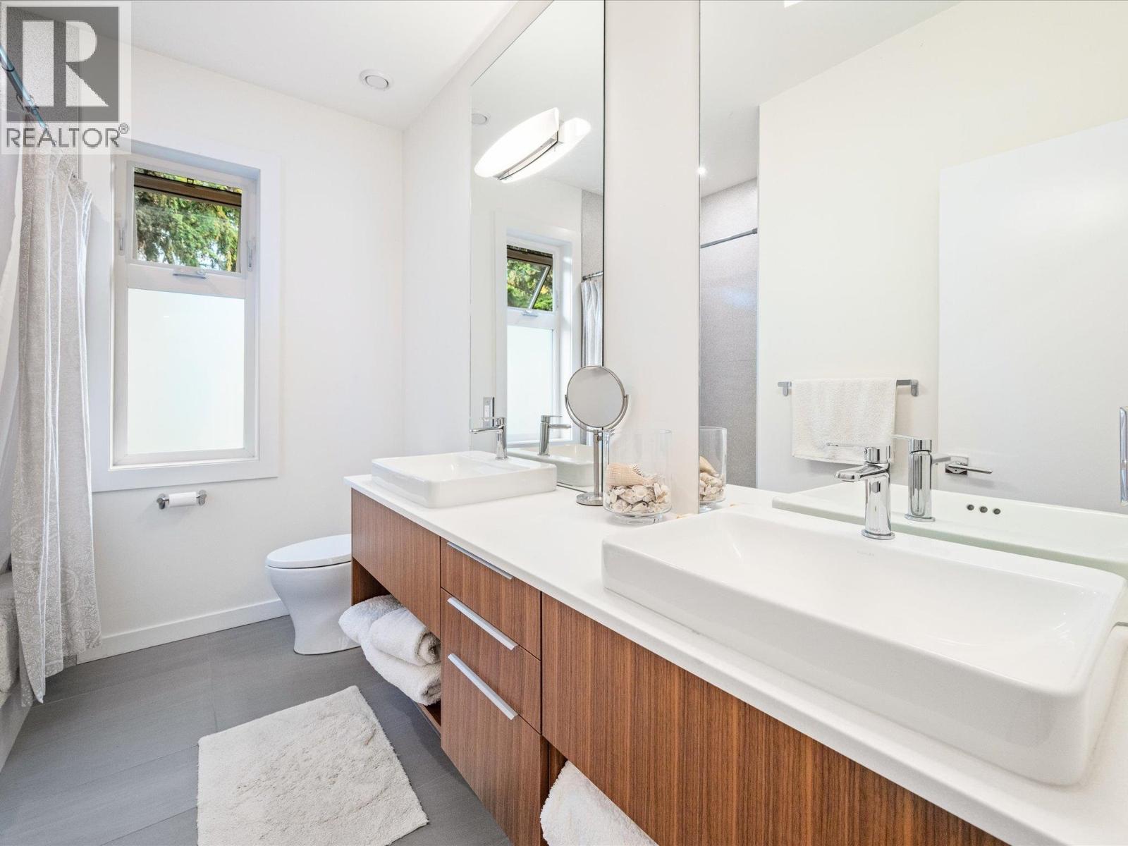 9331 EMERALD DRIVE, Whistler