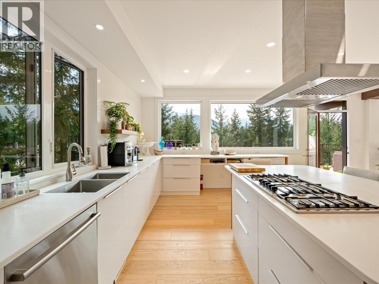 9331 EMERALD DRIVE, Whistler