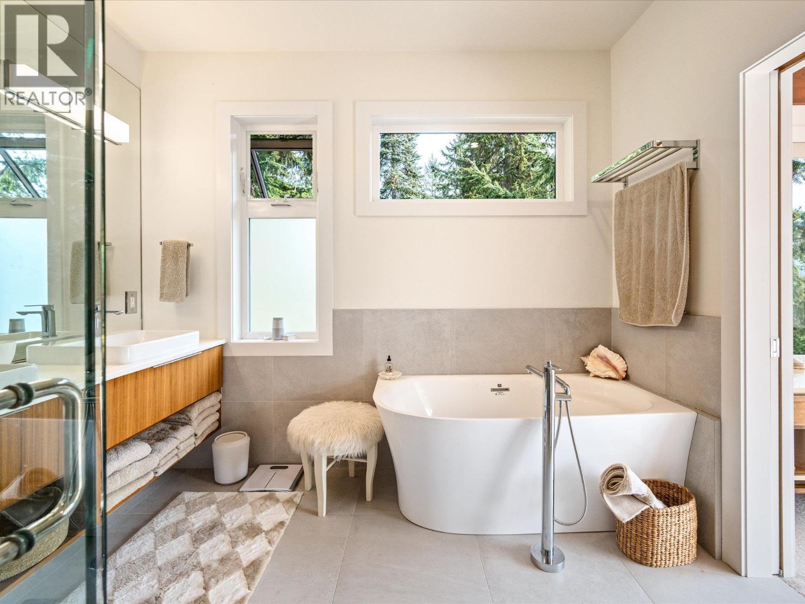 9331 EMERALD DRIVE, Whistler