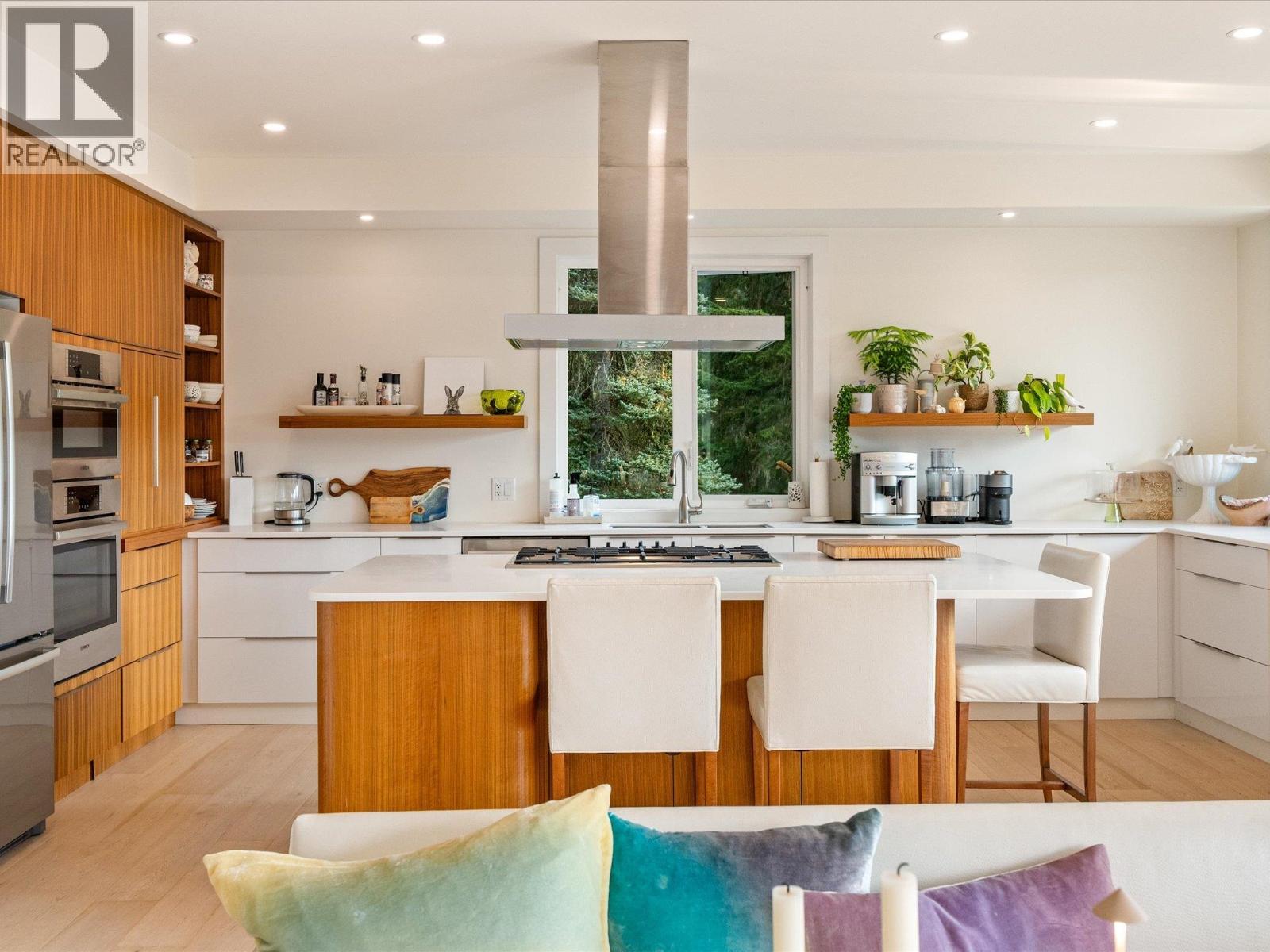 9331 EMERALD DRIVE, Whistler