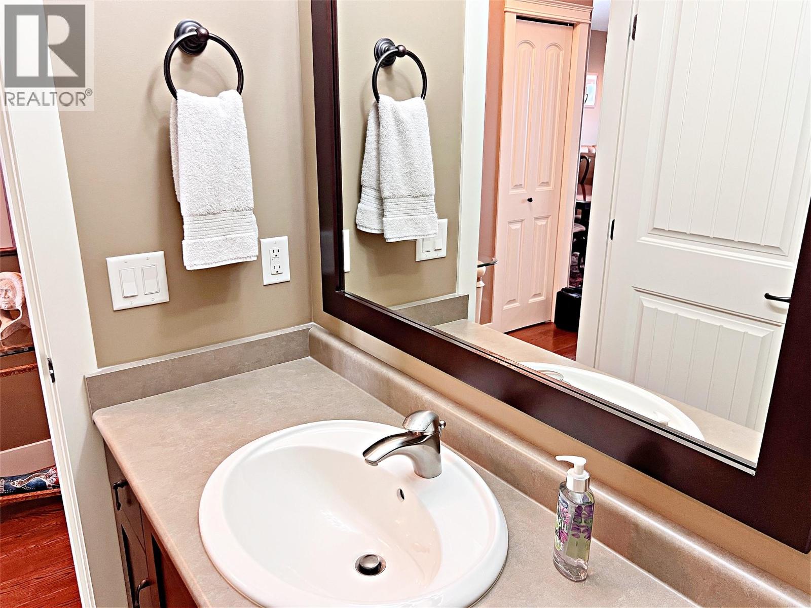 222 4350 Ponderosa Drive, Peachland