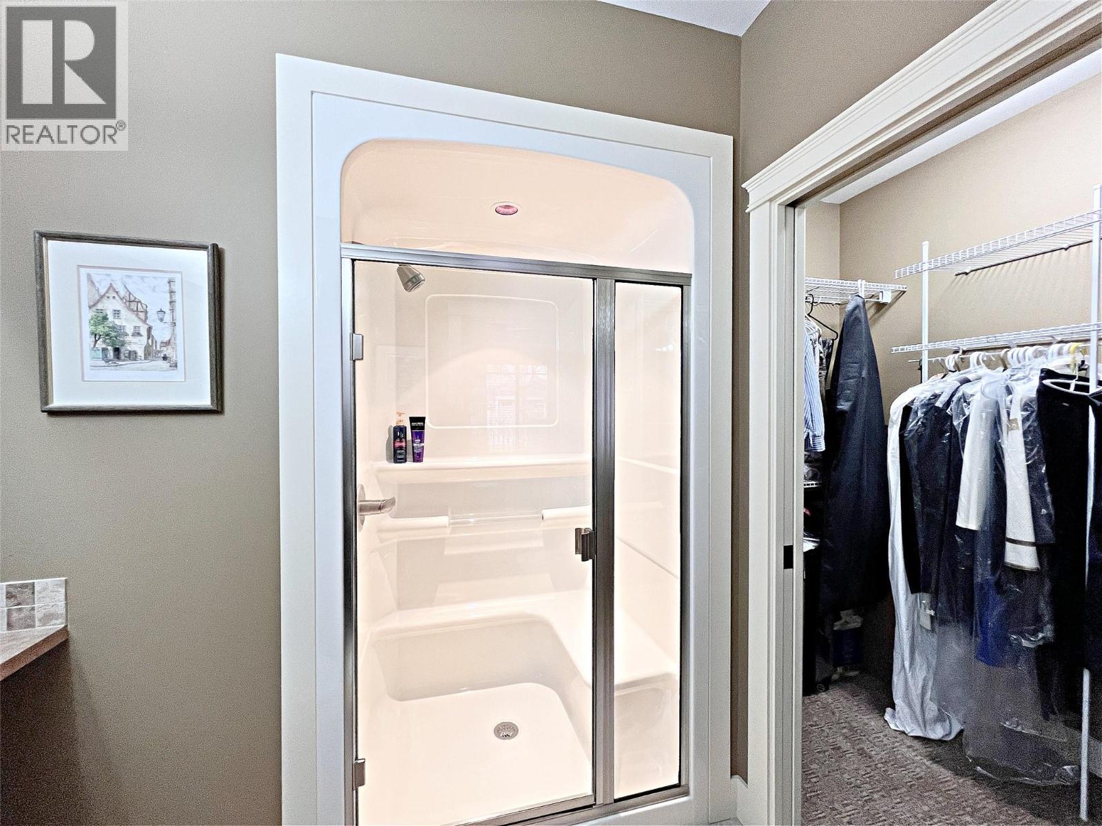 222 4350 Ponderosa Drive, Peachland