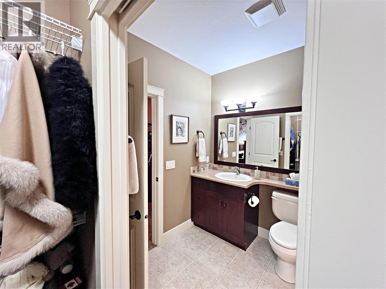 222 4350 Ponderosa Drive, Peachland