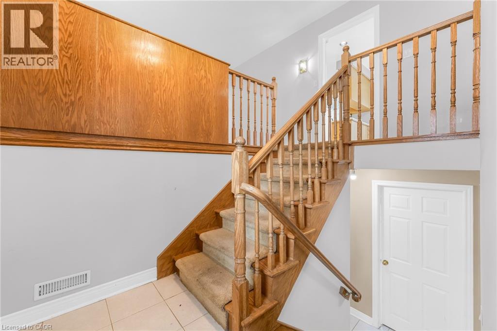 231 FREELTON Road - Photo 4 of 41, Freelton, Ontario